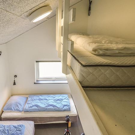 Awesome Home In Spjald With Wifi Extérieur photo