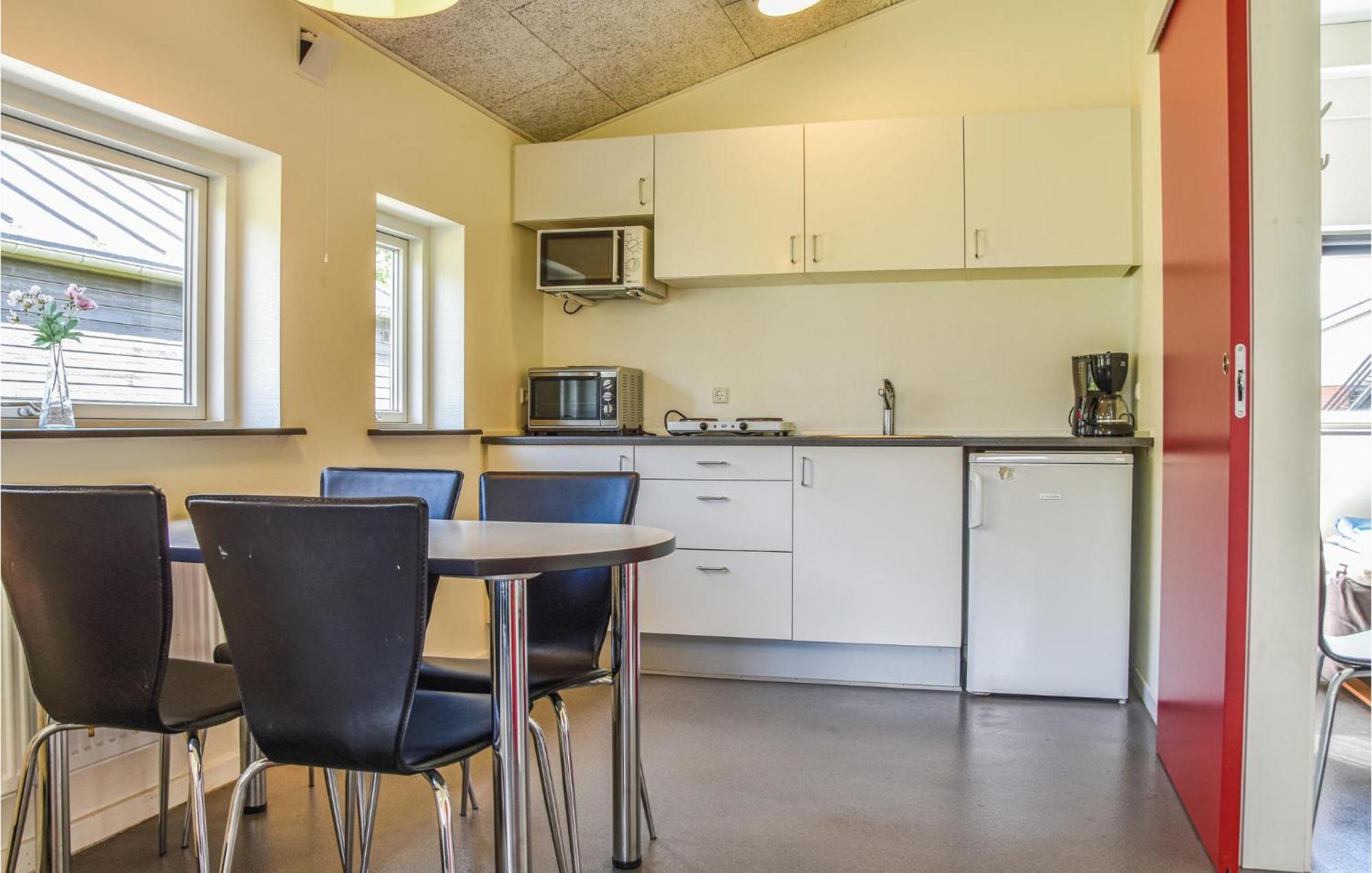 Awesome Home In Spjald With Wifi Extérieur photo